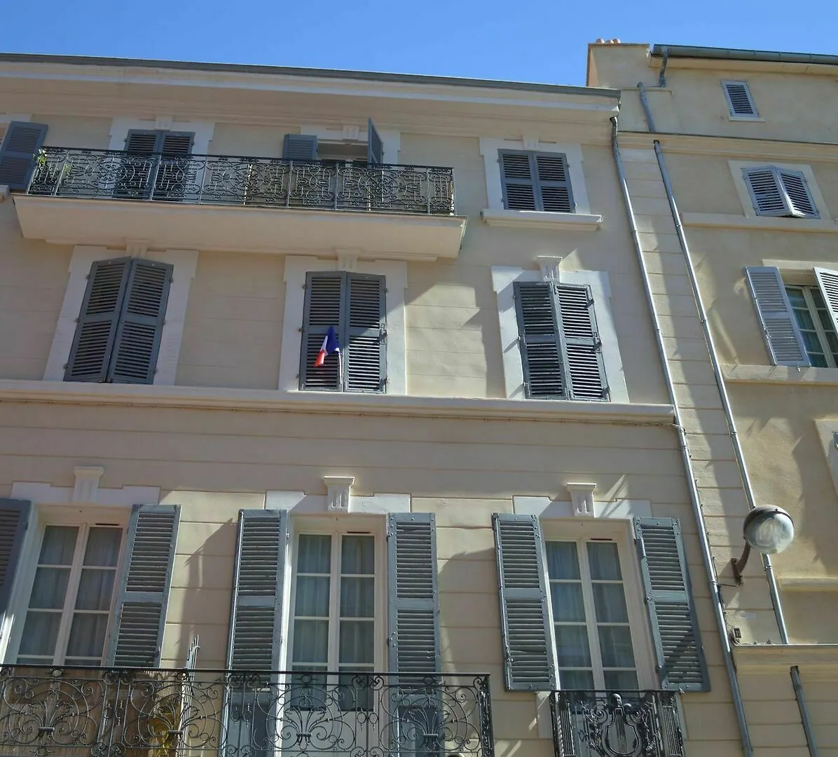 Apartment Les Appartements Du Vieux Port Marseille France