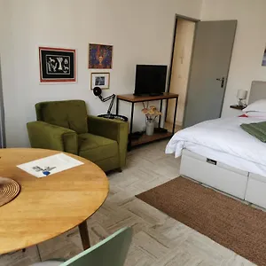 Studio Calme Et Tres Lumineux, Au Pied De Notre Dame De La Garde Apartment