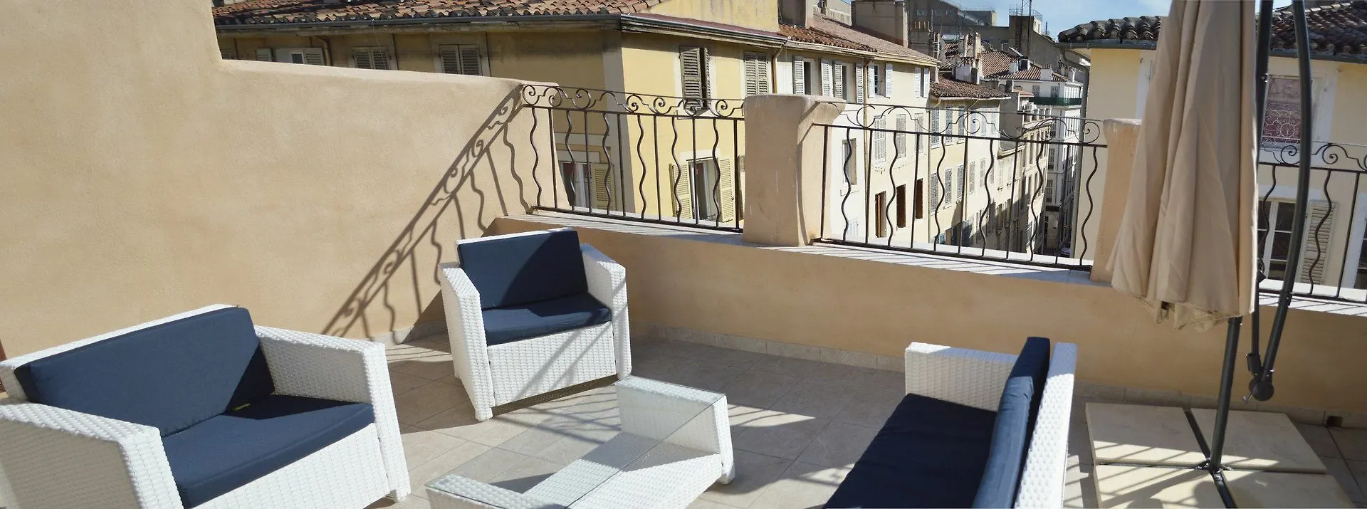 Apartment Les Appartements Du Vieux Port Marseille France